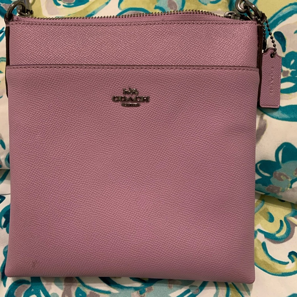 Gorgeous lavender Coach crossbody bag like new